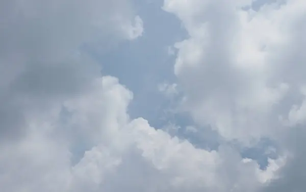 Mavi Gökyüzü Arka Plan Olarak Kullanışlı — Stok fotoğraf