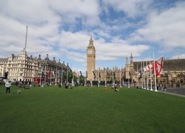 Londres Reino Unido Junio 2023 Gente Plaza Del Parlamento Verde — Foto de Stock