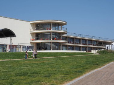 BEXHILL ON SEA, İngiltere - HAZİRAN 05, 2023: De La Warr Pavyonu