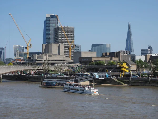 ロンドン 2023年6月8日 サウスバンクセンターBy River Thames — ストック写真