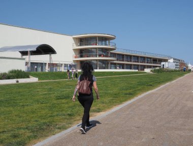 BEXHILL ON SEA, İngiltere - HAZİRAN 05, 2023: De La Warr Pavyonu