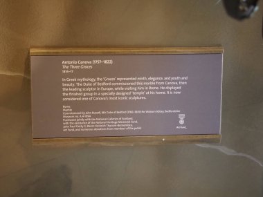 LONDON, İngiltere - Haziran 09, 2023: Victoria ve Albert Müzesindeki Üç Graces heykeli heykeltraş Antonio Canova tarafından 1817 yılında yapıldı.