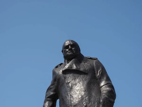 Londen Juni 2023 Standbeeld Van Winston Churchill Parliament Square Door — Stockfoto