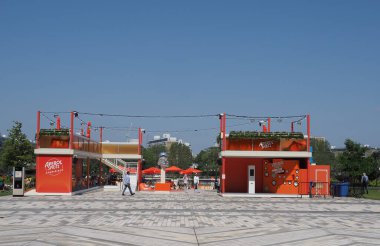 LONDON, İngiltere - 07 Haziran 2023: Aperol spritz barı