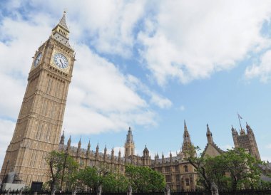 Parlamento binaları namı diğer Londra 'daki Westminster Sarayı.