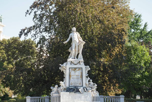 Mozart Denkmal Tłumaczenie Pomnik Mozarta Burggarten Przez Architekta Karla Koeniga — Zdjęcie stockowe