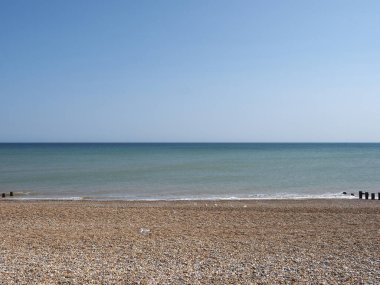 Sahilden görünen deniz doğal bir arka plan olarak kullanışlıdır.