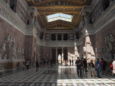 DONAUSTAUF, ALMANY - 17 HAZİRAN 2022 Walhalla Şöhret Salonu 'nun İçi