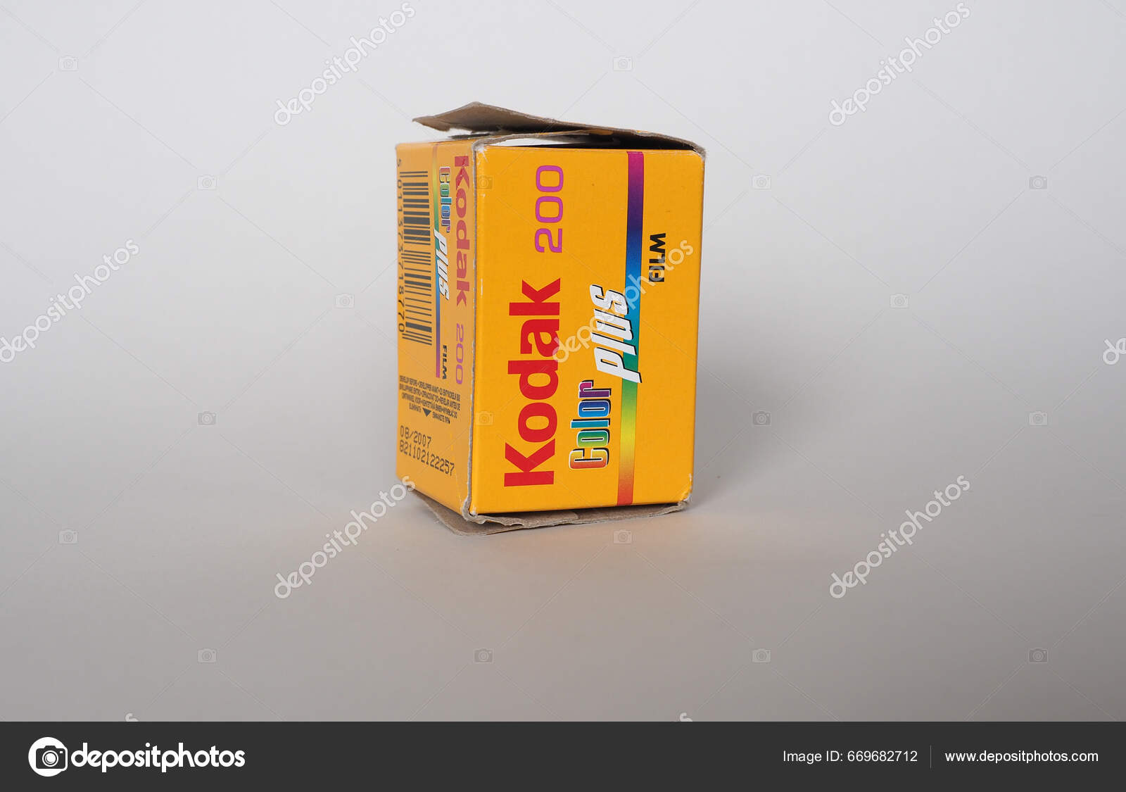 new-york-usa-august-2023-box-kodak-color-200-film-stock-editorial