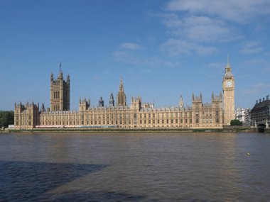Parlamento binaları namı diğer Londra 'daki Westminster Sarayı.