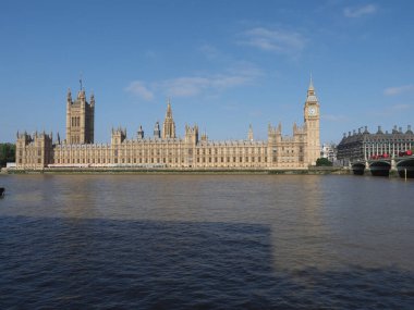 Parlamento binaları namı diğer Londra 'daki Westminster Sarayı.