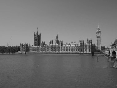 Parlamento binaları namı diğer Londra 'daki Westminster Sarayı siyah-beyaz