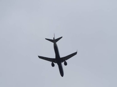 LONDON, İngiltere - 07 Haziran 2023: British Airways Embraer E190SR uçuş