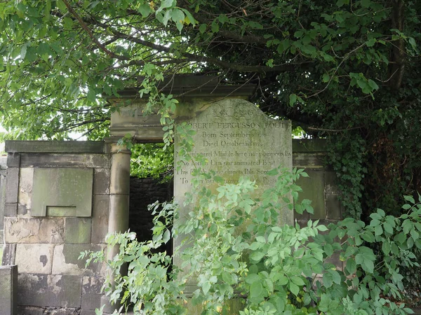 Edinburgh Seseptember 2023 Grave Poet Robert Fergusson Canongate Kirkyard — 图库照片