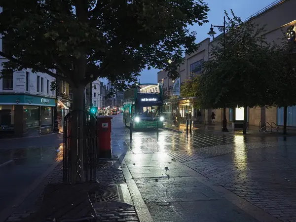 High Street Ночью Данди Великобритания — стоковое фото