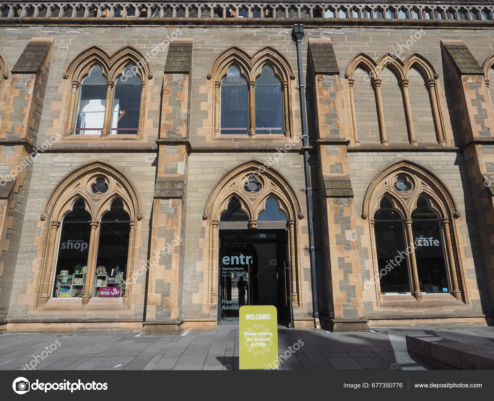 Dundee September 2023 Mcmanus Dundee Art Gallery Museum Stock