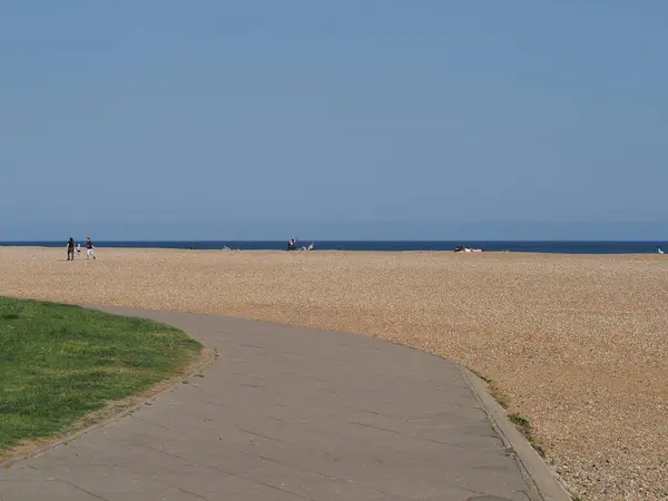 Hastings Storbritannien Juni 2023 Människor Stranden — Stockfoto