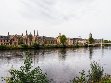 INVERNESS, İngiltere - 13 Eylül 2023: Ness Nehri Görünümü