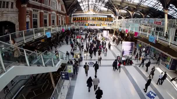 Londra Regno Unito Settembre 2015 Viaggiatori Alla Stazione Liverpool Street — Video Stock