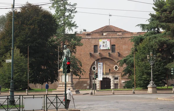 TURIN, İTALYA - 06 Ekim 2023: La Cittadella antik askeri kışlası şimdi Museo Nazionale di Artiglieria tercümesi Ulusal Topçu Müzesi