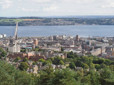 Dundee, İngiltere 'deki Dundee Law tepesinden Dundee' nin hava görüntüsü.