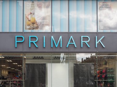 DUNDEE, İngiltere - 12 Eylül 2023 Öncelikli İşaret