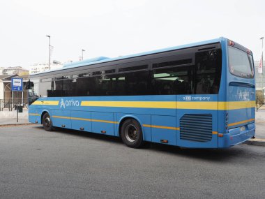 TURIN, İTALYA - 06 Ekim 2023: Arriva DB otobüsü