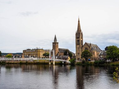 INVERNESS, İngiltere - 13 Eylül 2023: Ness Nehri Görünümü