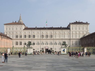 TURIN, İTALYA - 06 Ekim 2023 Palazzo Reale çeviri Kraliyet Sarayı