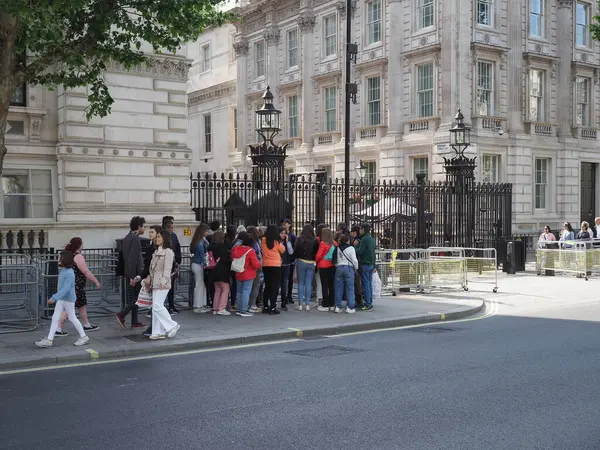 London June 2023 People Parliament Street Front Downing Street — Stock Photo, Image