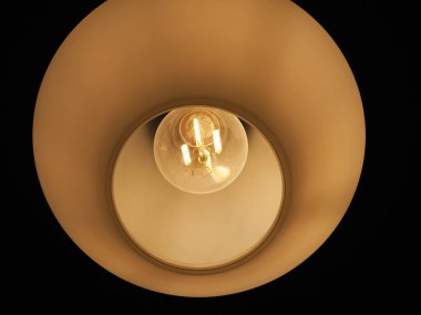 BERLİN, Almanya - 16 ARALIK 2023: OSRAM LED ampul