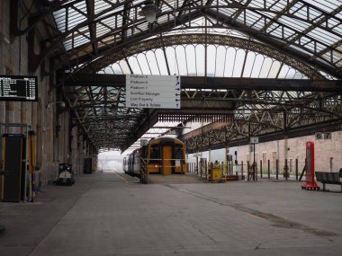 PERTH, İngiltere - 13 Eylül 2023 Perth Tren İstasyonu