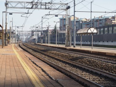 Collegno, İtalya 'daki Collegno tren istasyonu platformu