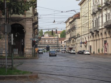 TURIN, İTALYA - 06 Ekim 2023 Eski Torino Porta Susa eski tren istasyonunun kalıntıları