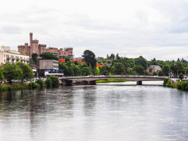 INVERNESS, İngiltere - 13 Eylül 2023: Ness Nehri Görünümü