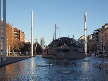 TURIN, İTALYA - 4 Ocak 2024: Mario Merz tarafından tasarlanan igloo çeşmesi