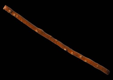 Çıtır kraker, tuzlu kraker, abur cubur, siyah arka planda pişmiş yemek.