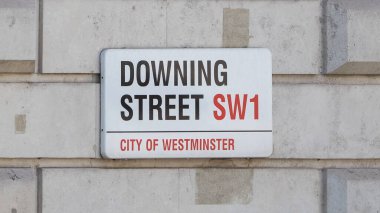 LONDON, İngiltere - 08 Haziran 2023: Hükümet tabelası