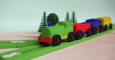 oyuncak plastik tren kopyalama alanı