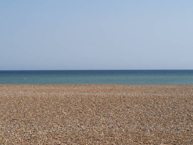Sahilden görünen deniz doğal bir arka plan olarak kullanışlıdır.