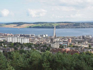 Dundee, İngiltere 'deki Dundee Law tepesinden Dundee' nin hava görüntüsü.