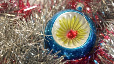 Noel ağacı süslemesi için süs eşyası.