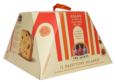 MILAN, ITALY - CIRCA Aralık 2022: Tre Marie Milano geleneksel Noel tatlı ekmeği şeffaf arkaplan üzerinde izole edilmiş