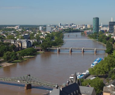 Frankfurt şehrinin hava manzarası Almanya 'nın ana caddesi.