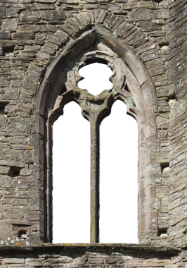 Taştan duvarda saydam arkaplanı olan gotik pencereler.