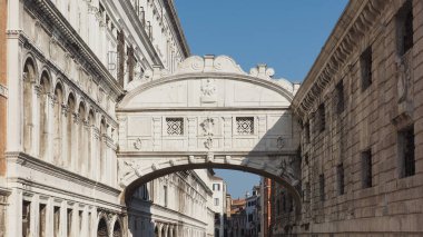 (Bridge of Sighs anlamına gelir) Ponte dei Sospiri, Venice, İtalya