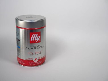 TRIESTE, İTALYA - 13 Kasım 2024: Illy kahvesi