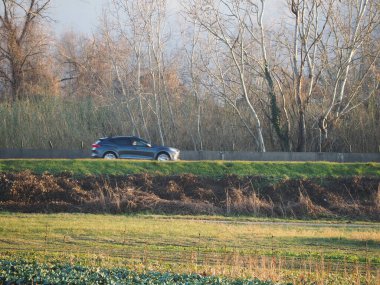 Otoyoldaki hareket bulanık araba