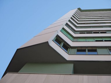 TURIN, İtalya - 30 ARALIK 2024: Mimar Gualtiero Casalegno 'nun Torre Solferino gökdeleni, 1952 Piazza Solferino Meydanı