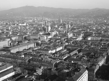İtalya 'nın Torino kentinin hava manzarası. Piazza Castello meydanı siyah beyaz.